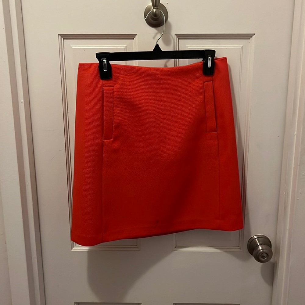 Banana Republic size 4 coral miniskirt